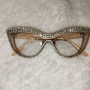 FASHION EYEWEAR